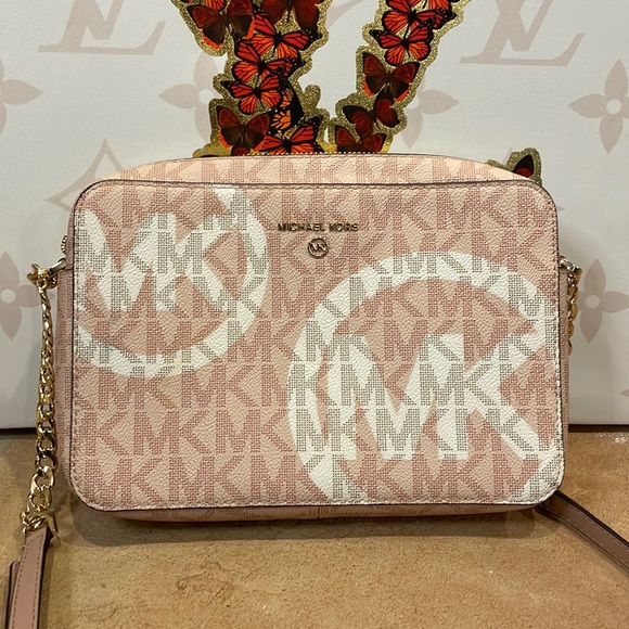 Handbags - Michael Kors Pink Jet Set Crossbody